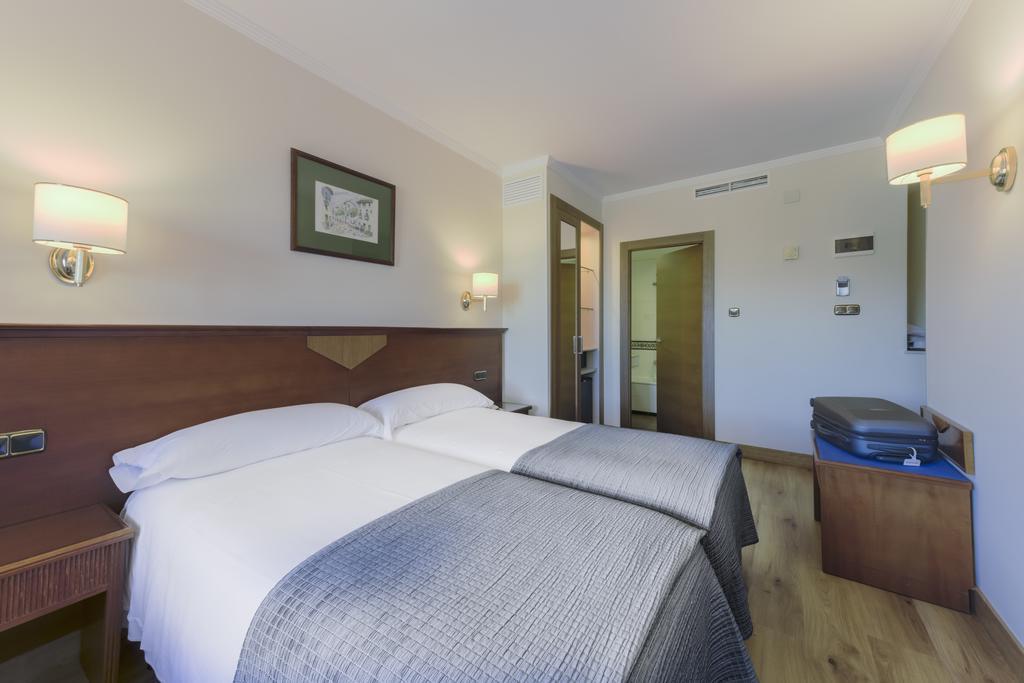Porcel Alixares Hotel 4*