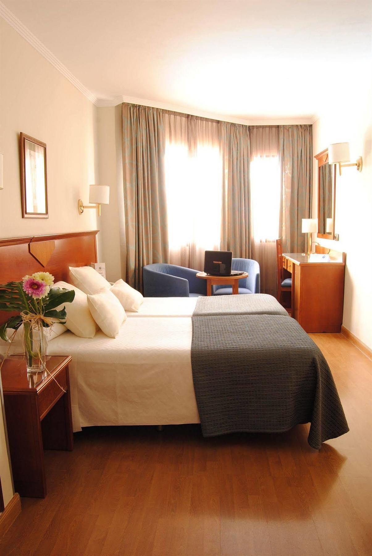 Hotel Porcel Alixares Granada