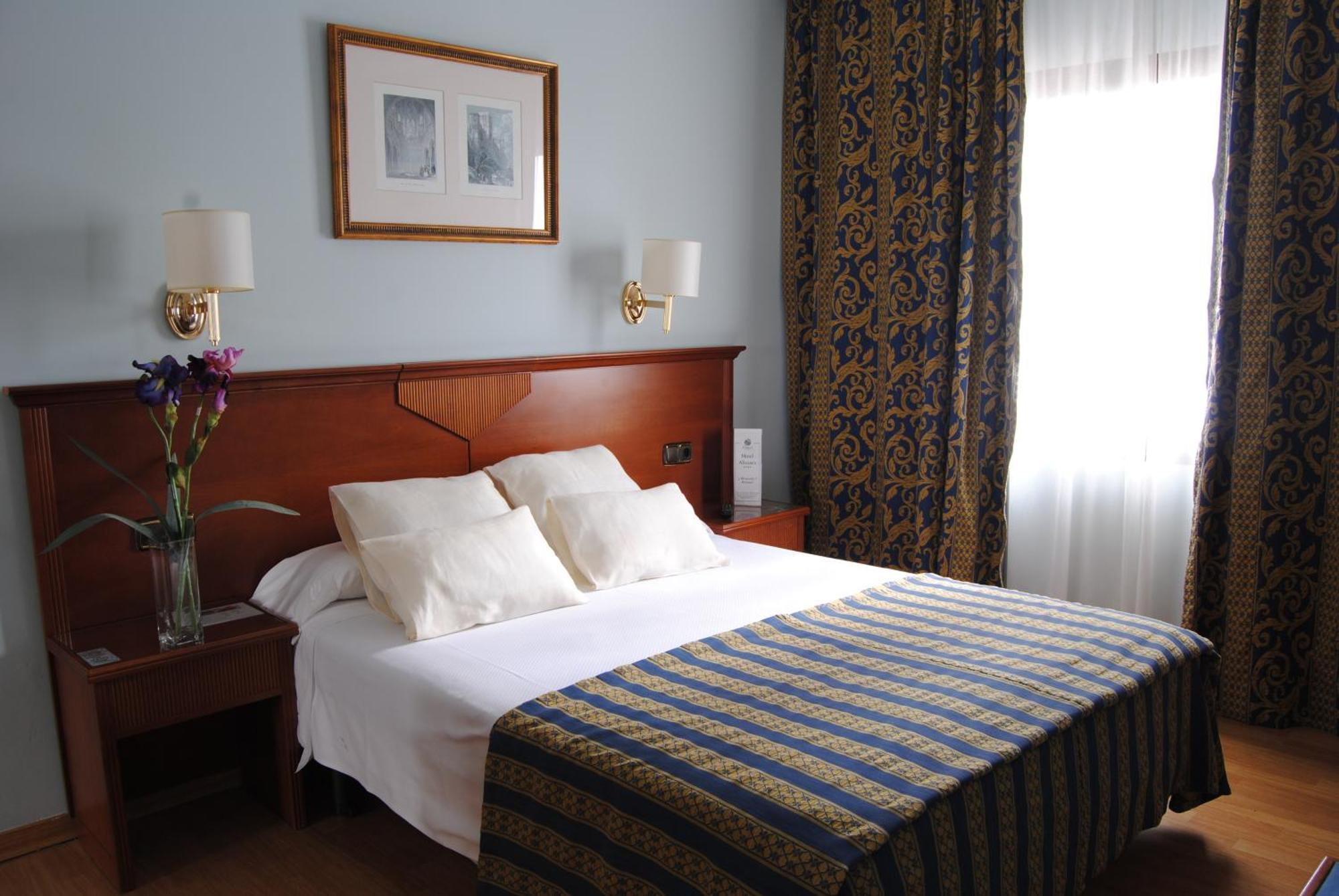 Porcel Alixares 4* Granada